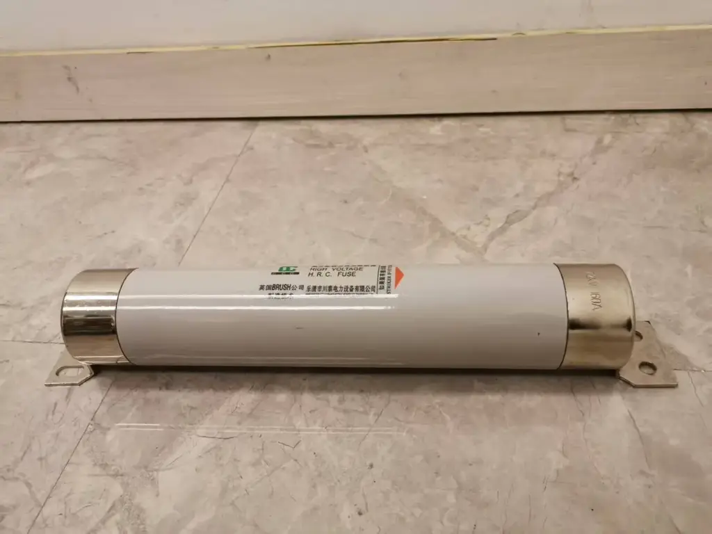 Предохранитель - среднего напряжения 4.7KV 200A